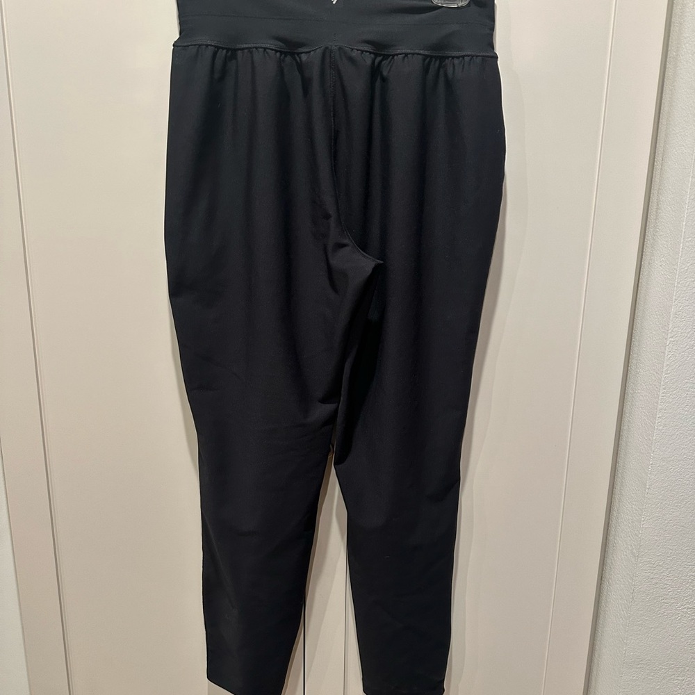 2 Old Navy Powersoft athletic high rise jogger Black and Brown size M